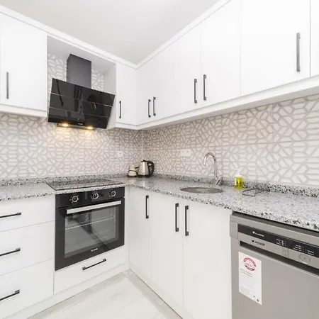 Superb Flat Close To Duden Waterfall In Muratpasa Appartement